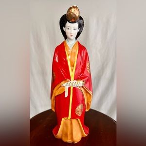 Vtg Kikukawa Porcelain Sake Decanter Geisha/Queen Figurine Japanese